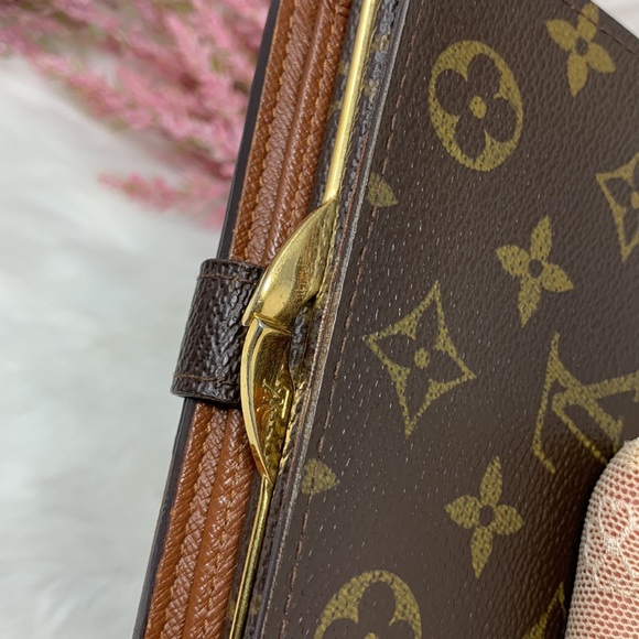 067 Authentic Louis Vuitton Monogram Kiss Lock Wallet Datecode: SB1005 - Picture 3 of 12